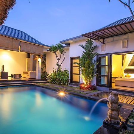 La Villais Kamojang Hotel Seminyak エクステリア 写真