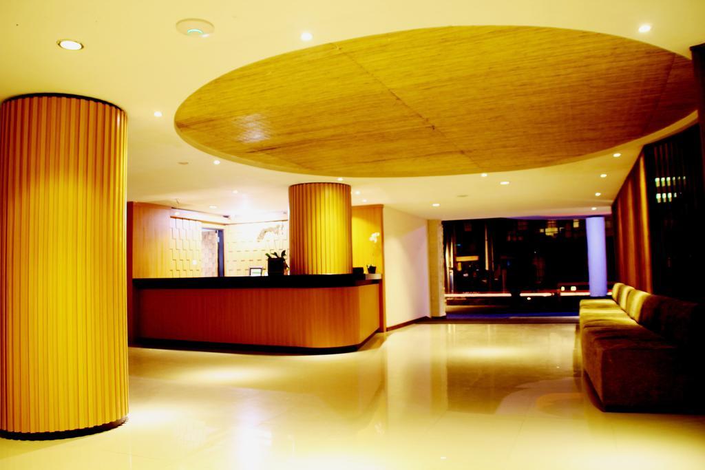 La Villais Kamojang Hotel Seminyak エクステリア 写真