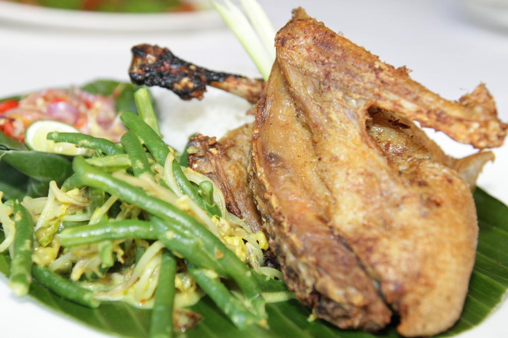La Villais Kamojang Hotel Seminyak エクステリア 写真