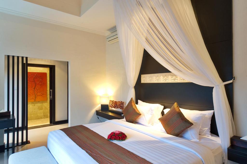 La Villais Kamojang Hotel Seminyak エクステリア 写真