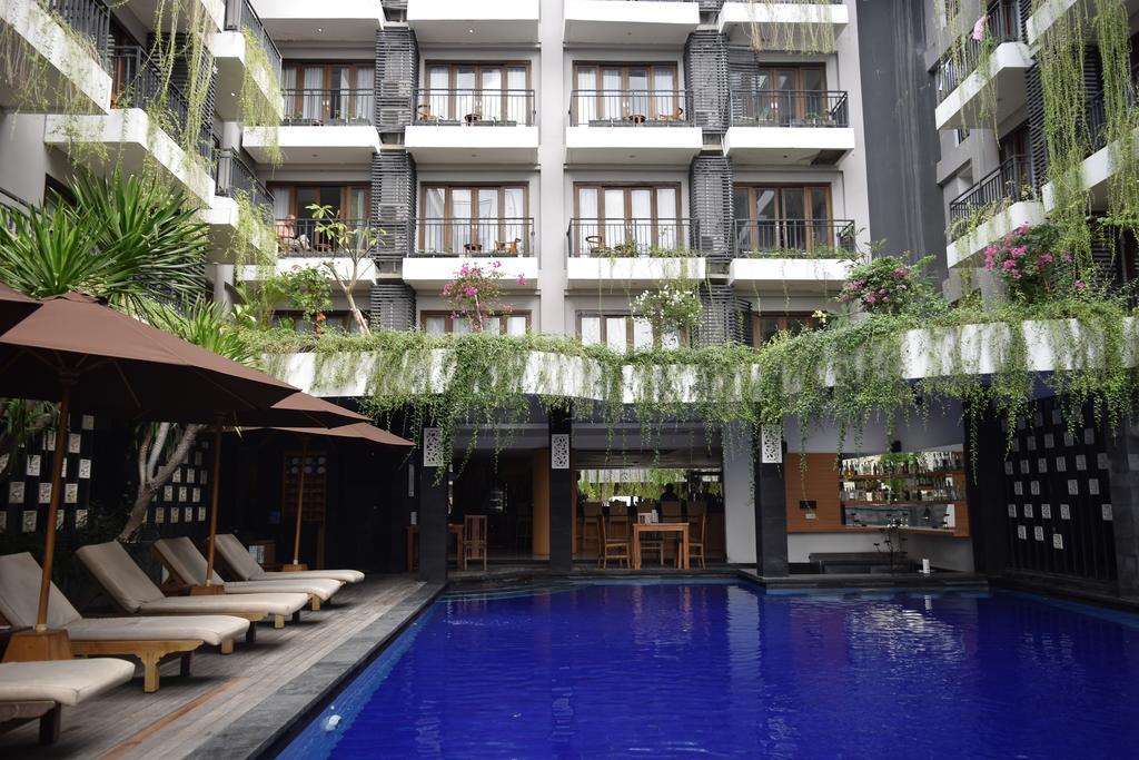 La Villais Kamojang Hotel Seminyak エクステリア 写真