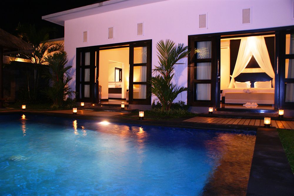 La Villais Kamojang Hotel Seminyak エクステリア 写真