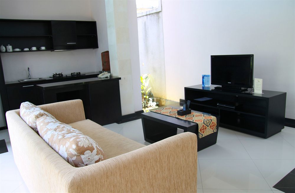 La Villais Kamojang Hotel Seminyak エクステリア 写真
