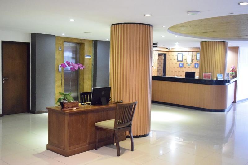 La Villais Kamojang Hotel Seminyak エクステリア 写真