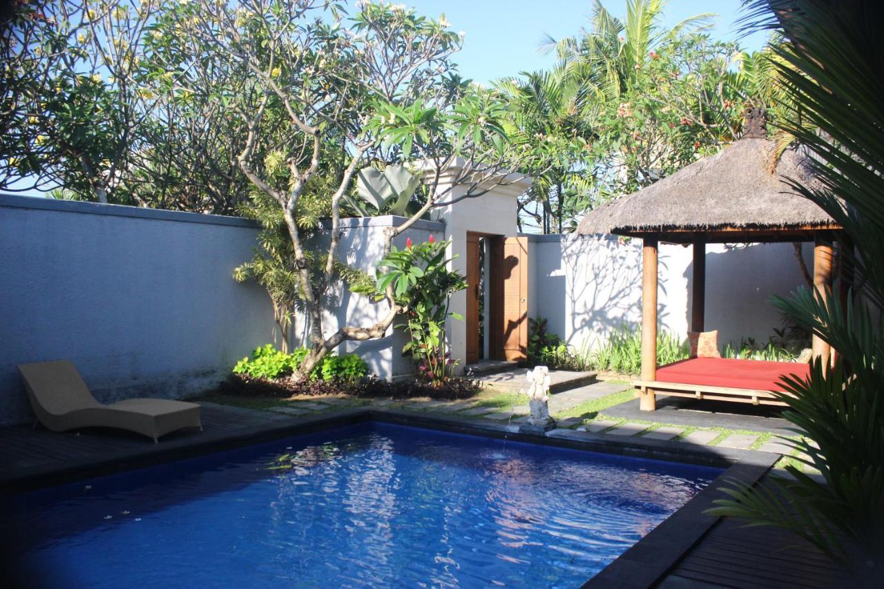 La Villais Kamojang Hotel Seminyak エクステリア 写真